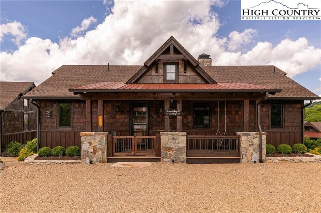 34 Camp Eagle Ct, Banner Elk