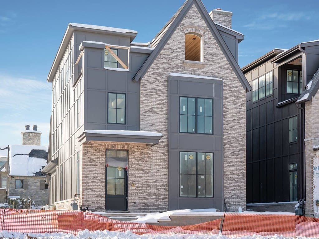 107 S Webster St, Naperville