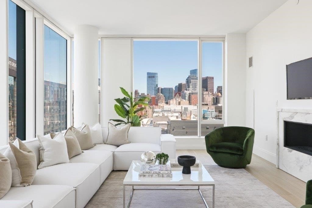 380 Harrison Ave Unit 14J, Boston