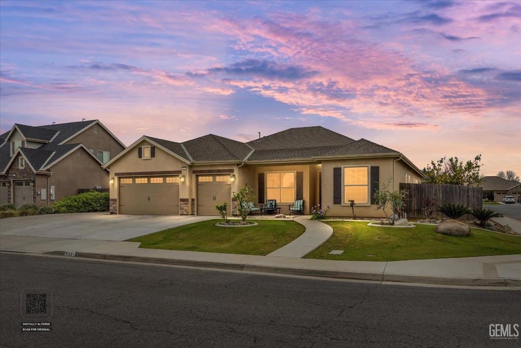 9321 Riviera Del Sol Dr, Bakersfield