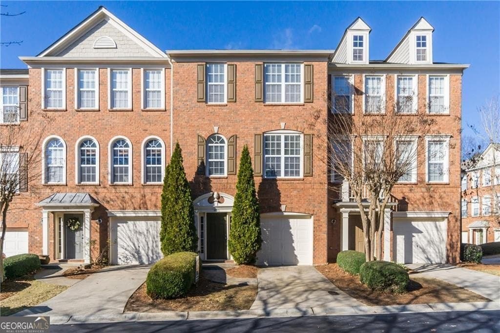 4016 Edgecomb Dr, Roswell