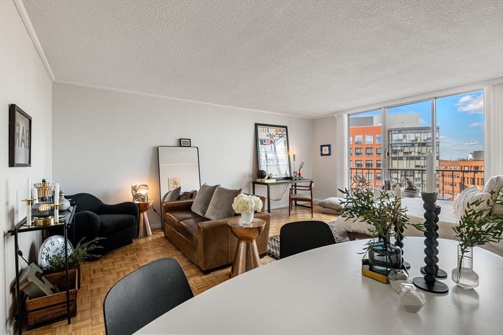 44 Washington St Apt 915, Brookline