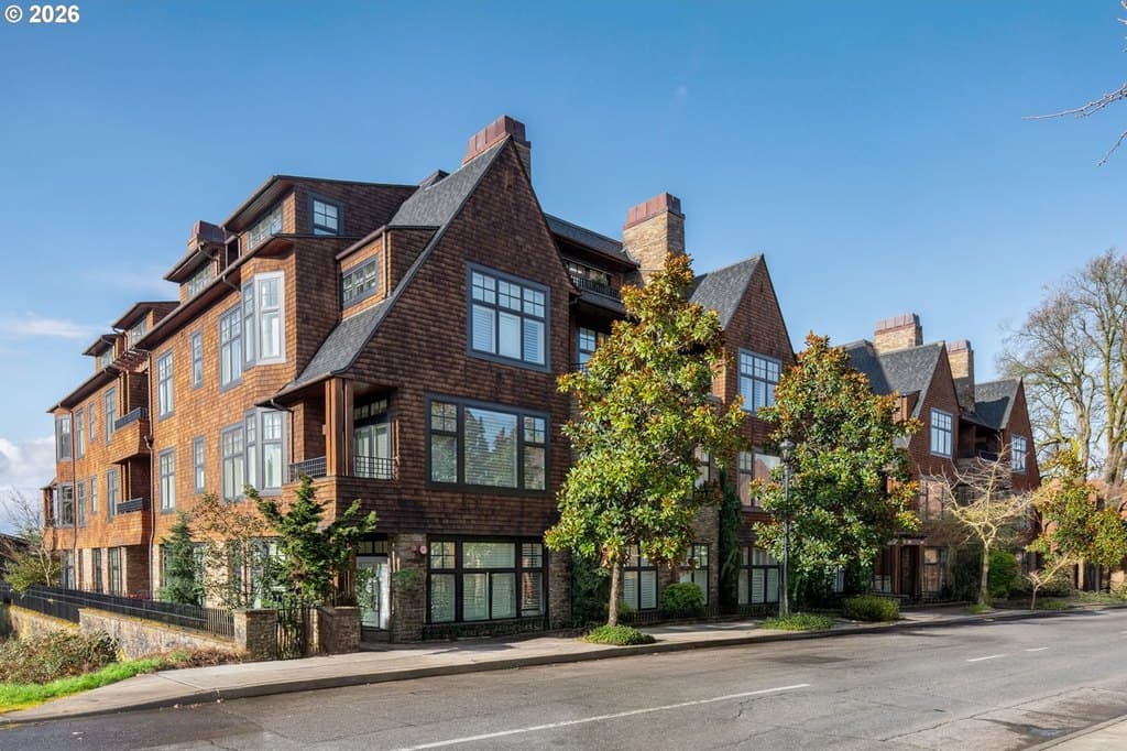 535 2nd St Unit 207, Lake Oswego