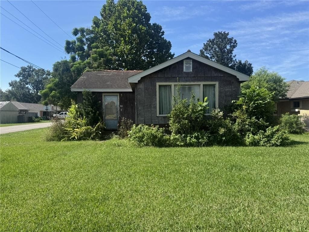 600 Kent Ave, Metairie