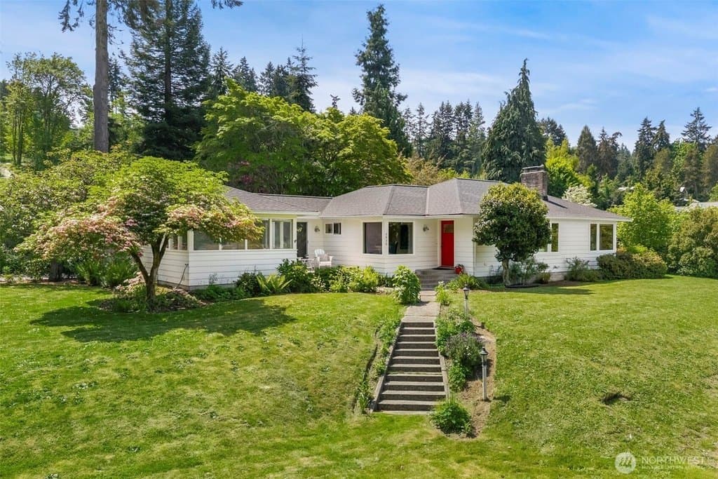 5930 Rose Loop NE, Bainbridge Island