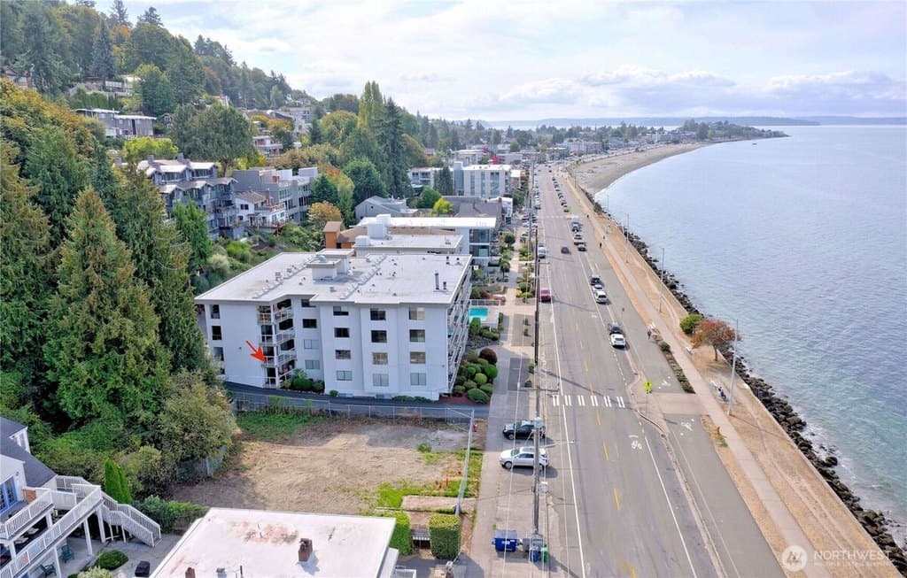 2104 Alki Ave SW Apt 205