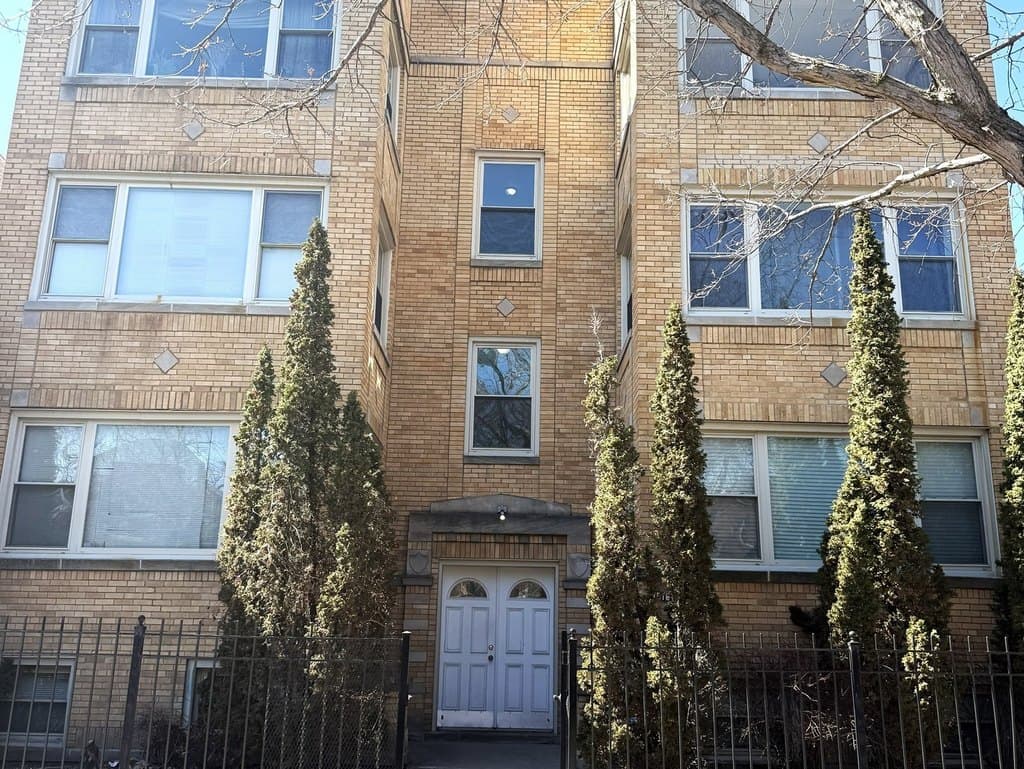 7516 N Damen Ave Unit 3