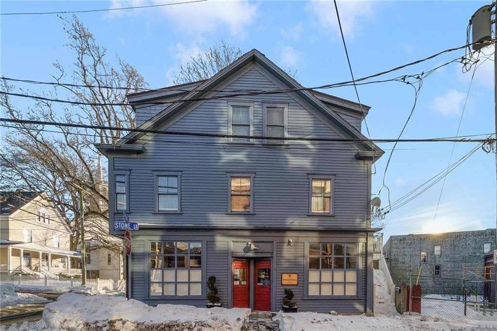 21 Spring St Unit 2, Newport