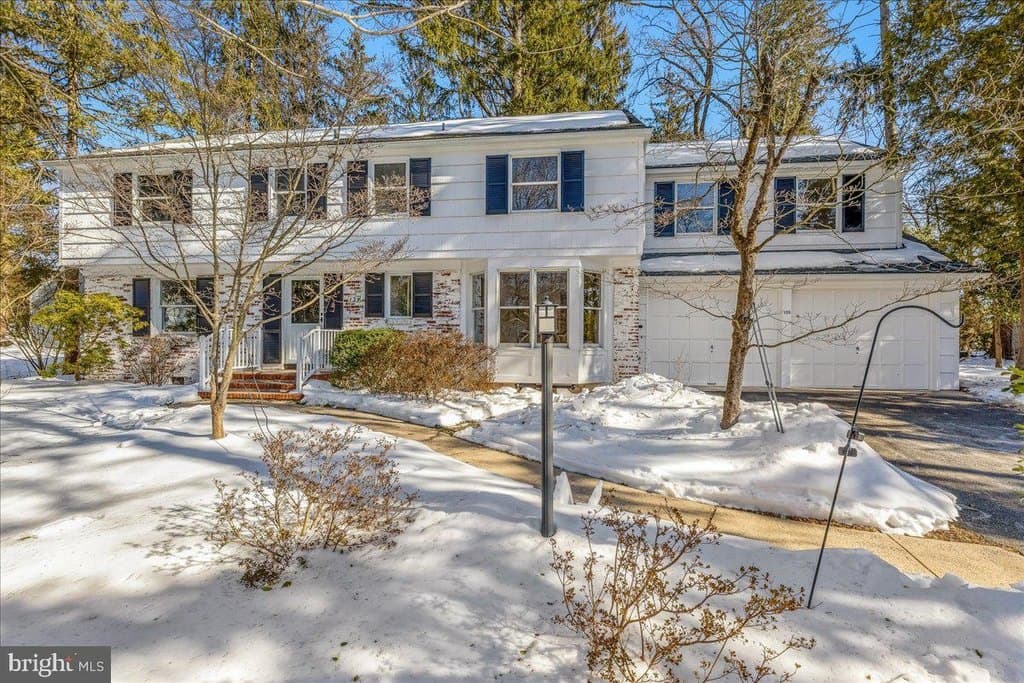 139 Laurel Rd, Princeton