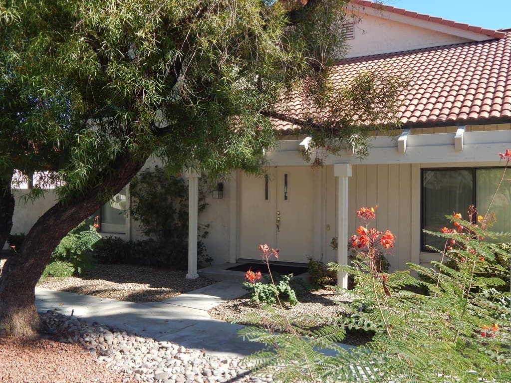 2010 Lawrence Crossley Rd Apt 1, Palm Springs