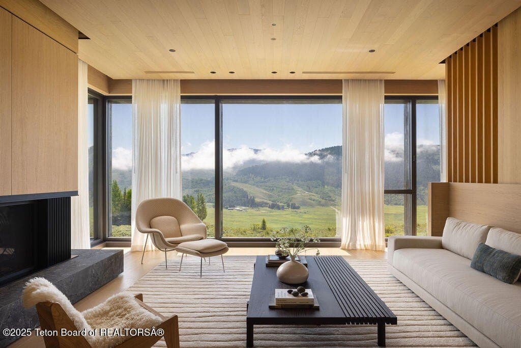 2205 W Pemmican Rd, Jackson