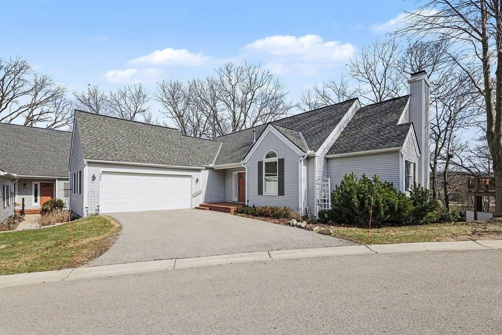 542 Heritage Dr, Ann Arbor