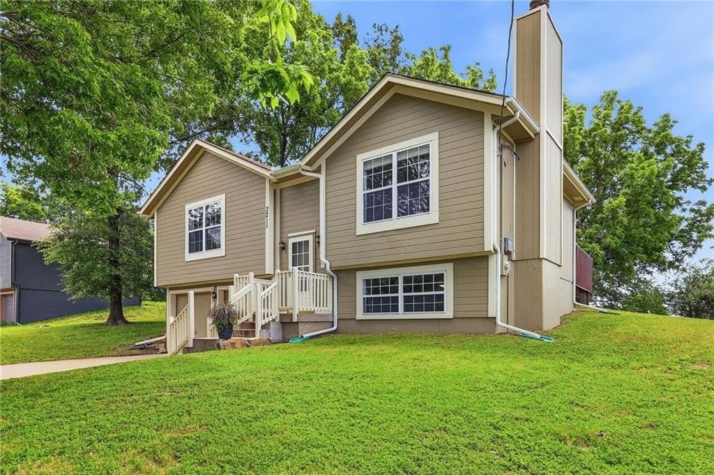 3211 NE 82nd Ter, Kansas City