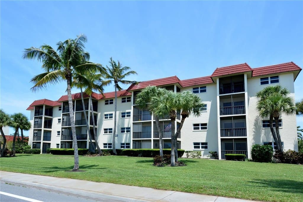 925 Beach Rd Apt 310, Sarasota
