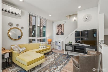 6313 9th Ave NE Unit A