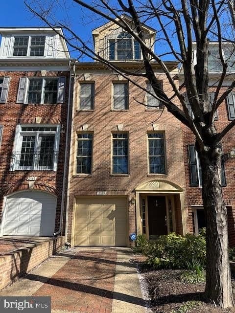 2139 N Pierce Ct, Arlington