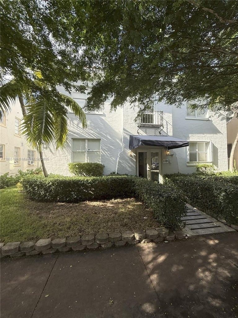 119 Menores Ave Apt 11, Coral Gables