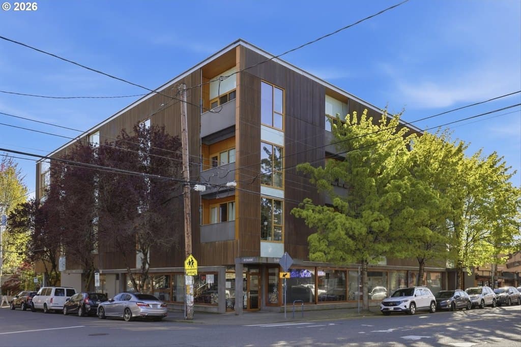 915 SE 35th Ave Apt 205, Portland