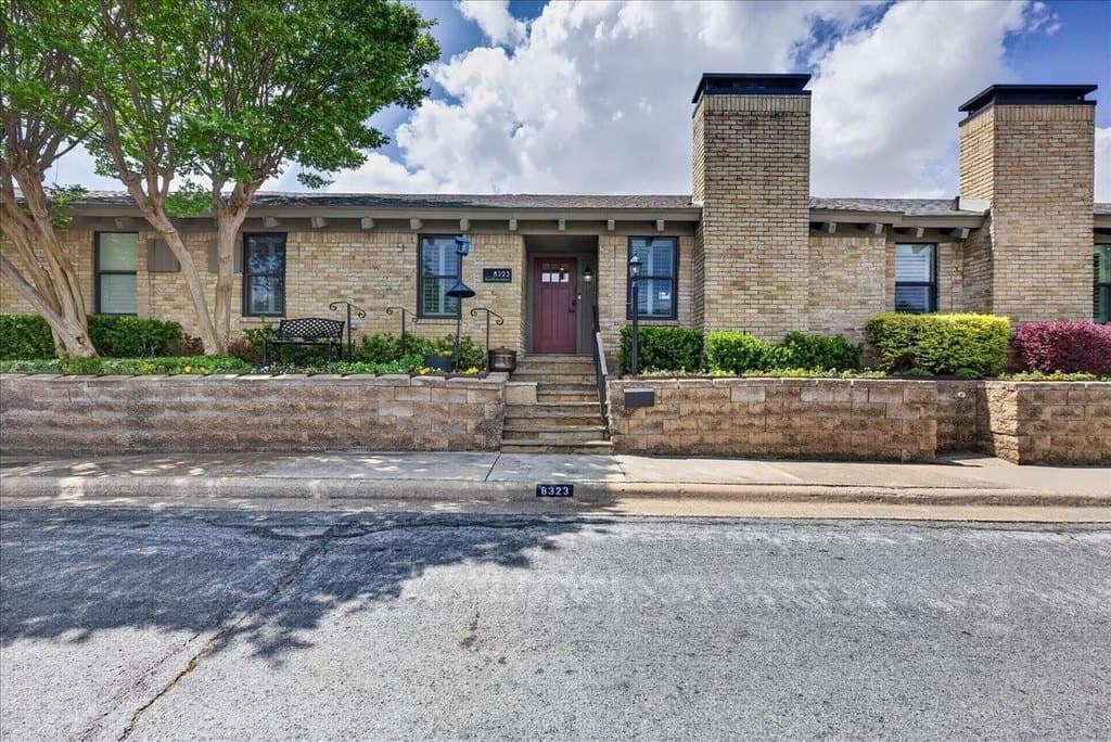 8323 Southmeadow Cir, Dallas
