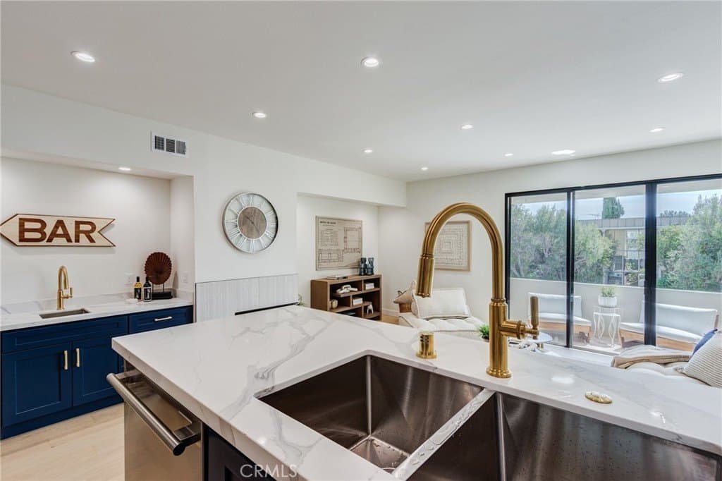 11919 Mayfield Ave Apt 2, Los Angeles