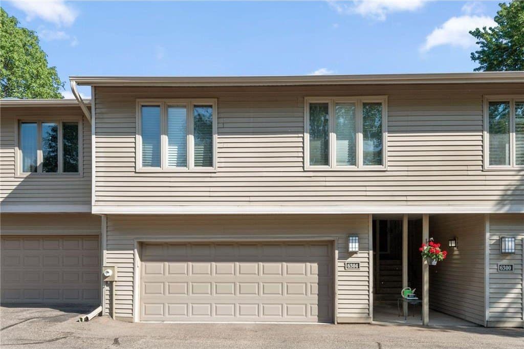 6304 Falcon Ct, Edina