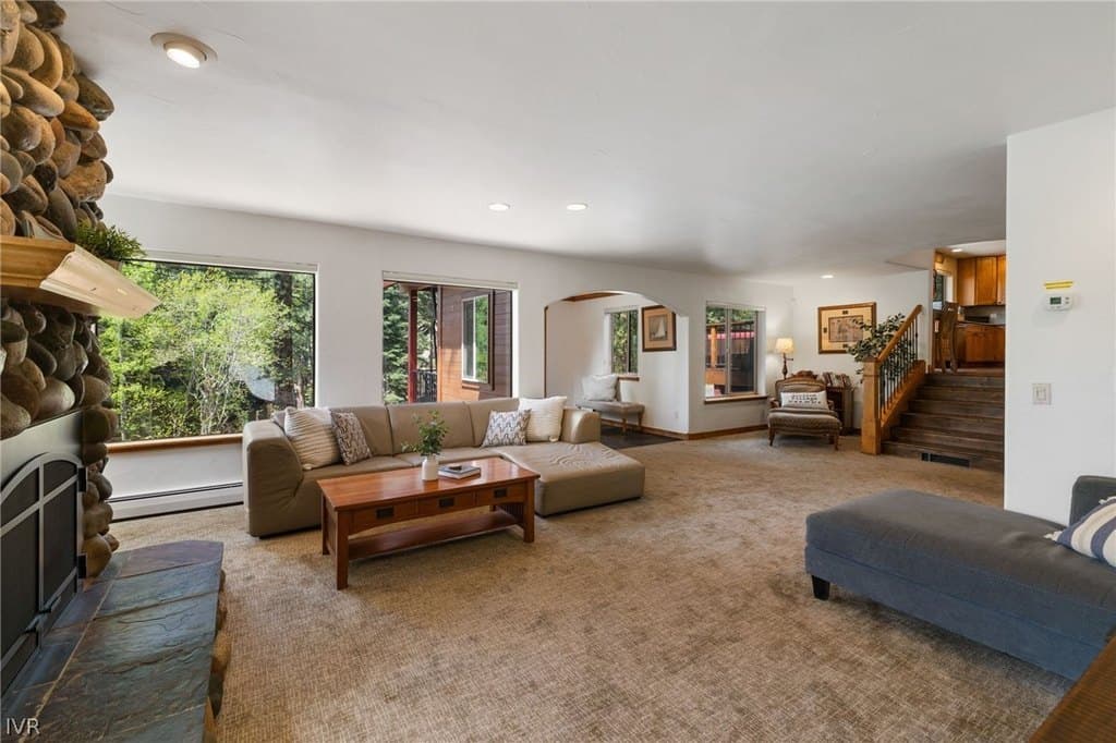 761 Eagle Dr