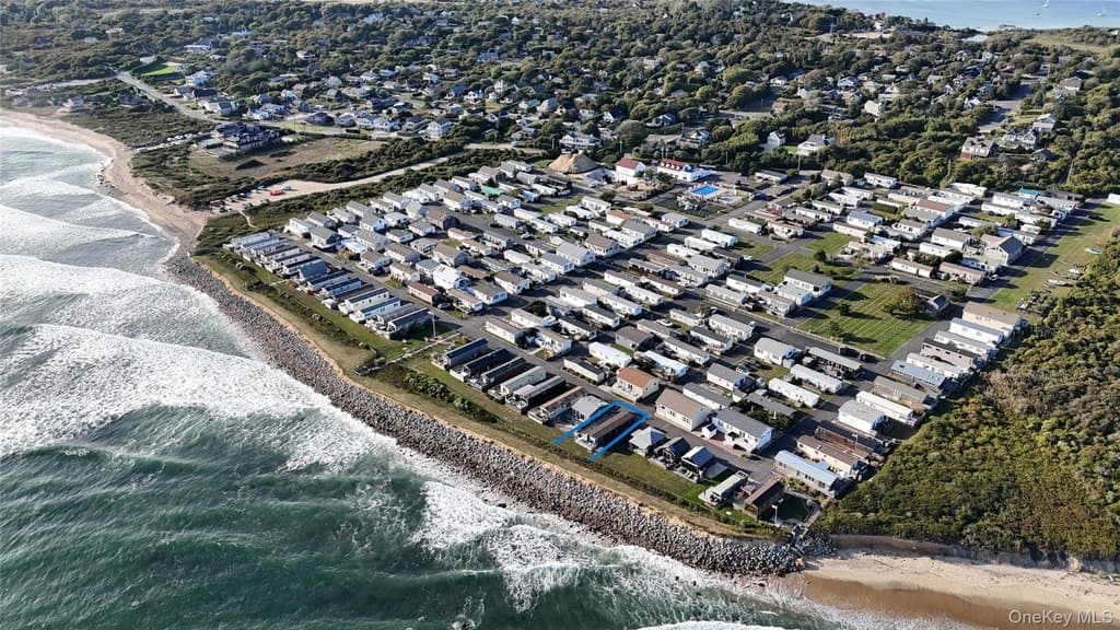 100 Deforest Rd Unit 25, Montauk