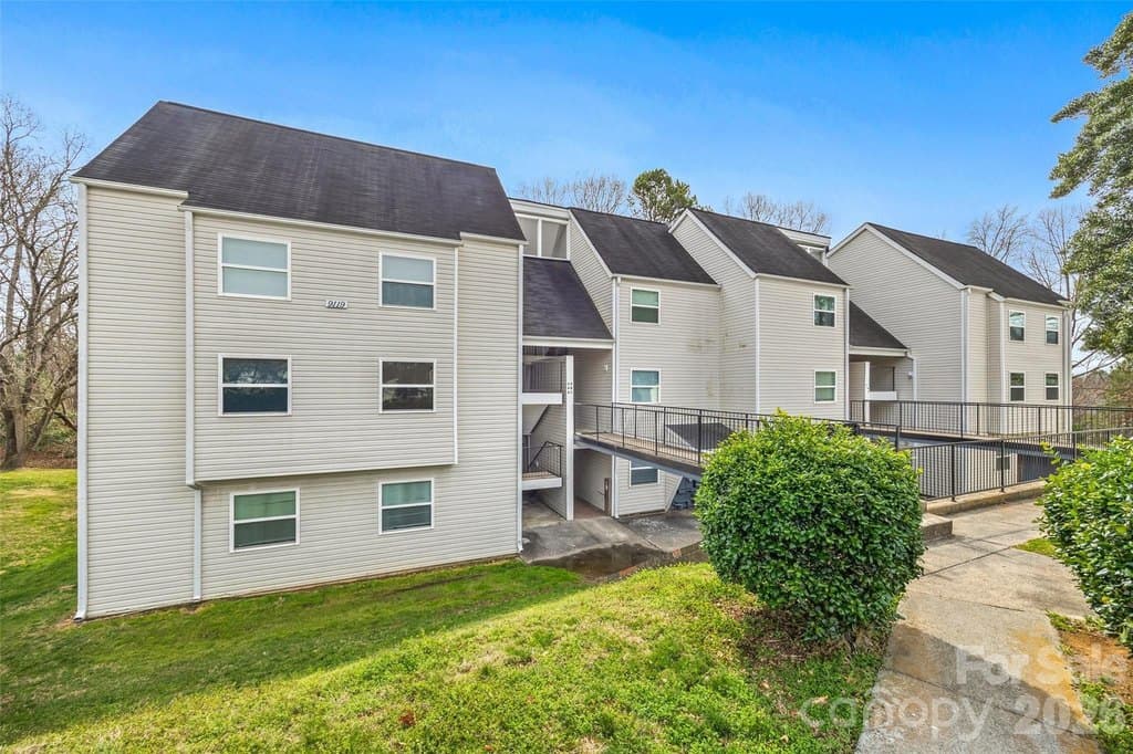 9119 Spyglass Pl Unit 9119D, Charlotte