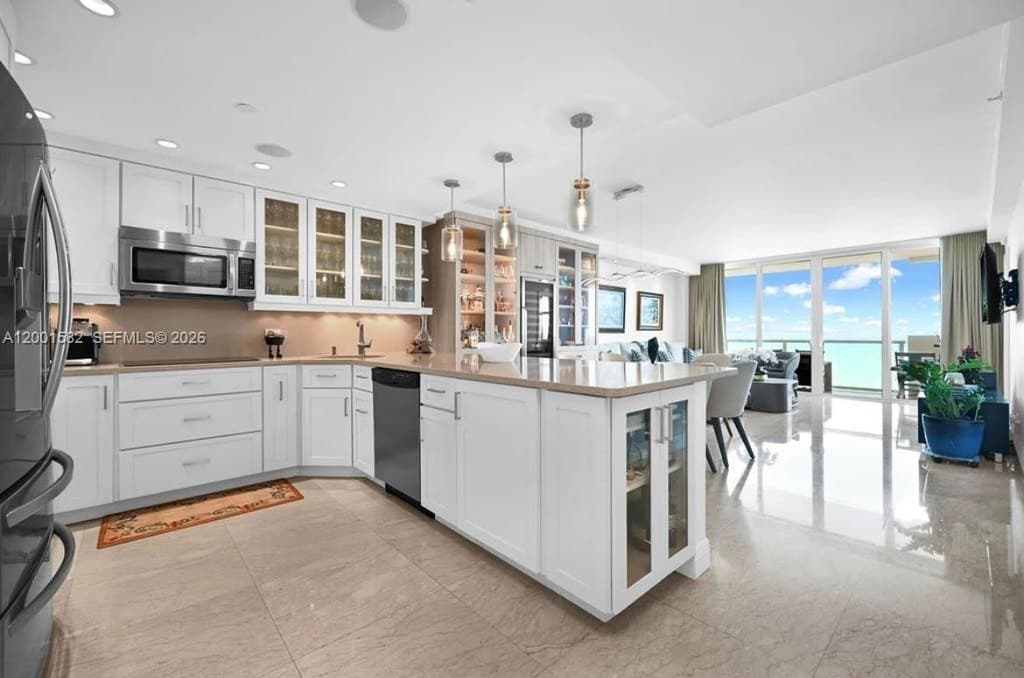 5601 Collins Ave Apt 903, Miami Beach