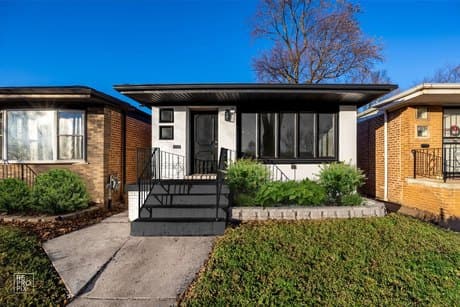 10240 S Torrence Ave