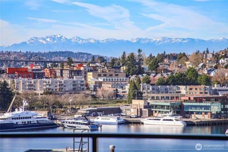 2817 Franklin Ave E Unit B