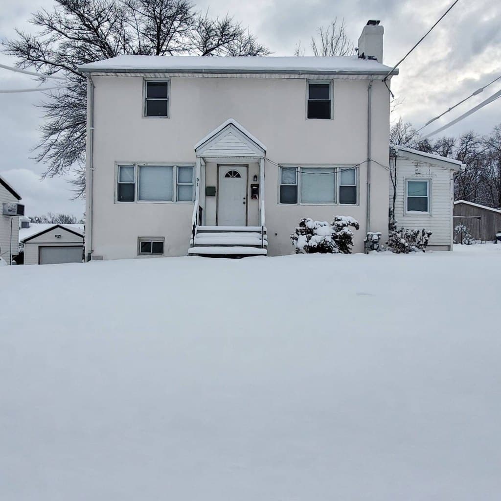 51 Summer Ave, Great Neck