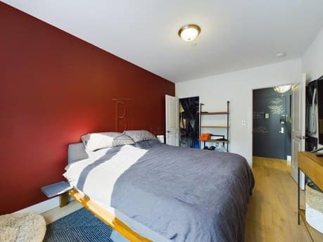 27-34 27th St Unit 2B