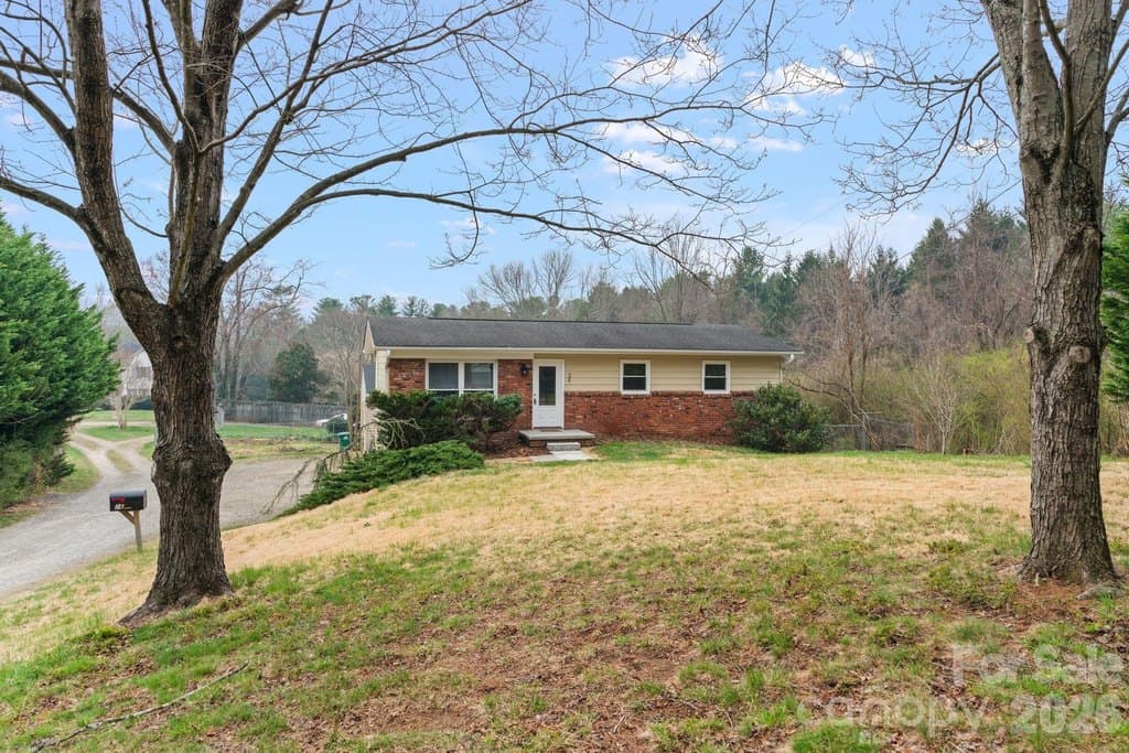 26 Cedar Hill Rd, Asheville