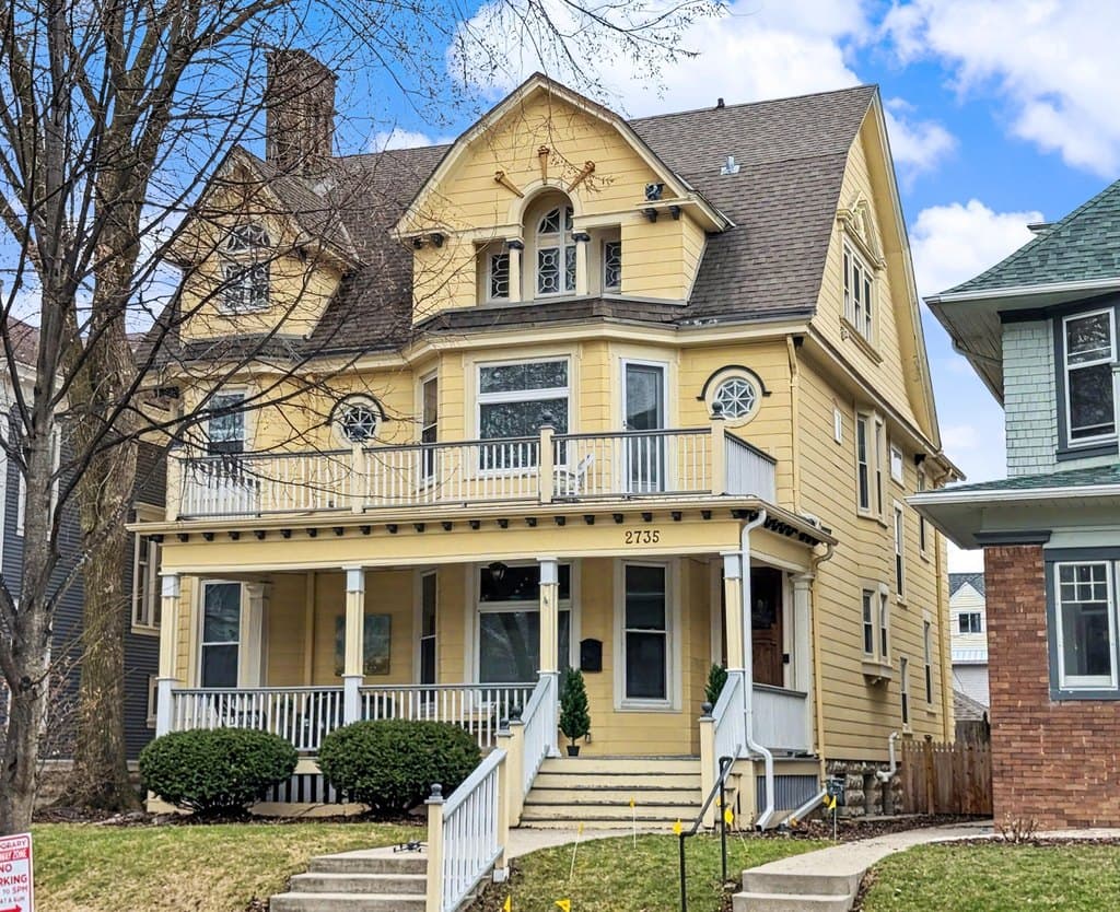 2735 N Farwell Ave, Milwaukee