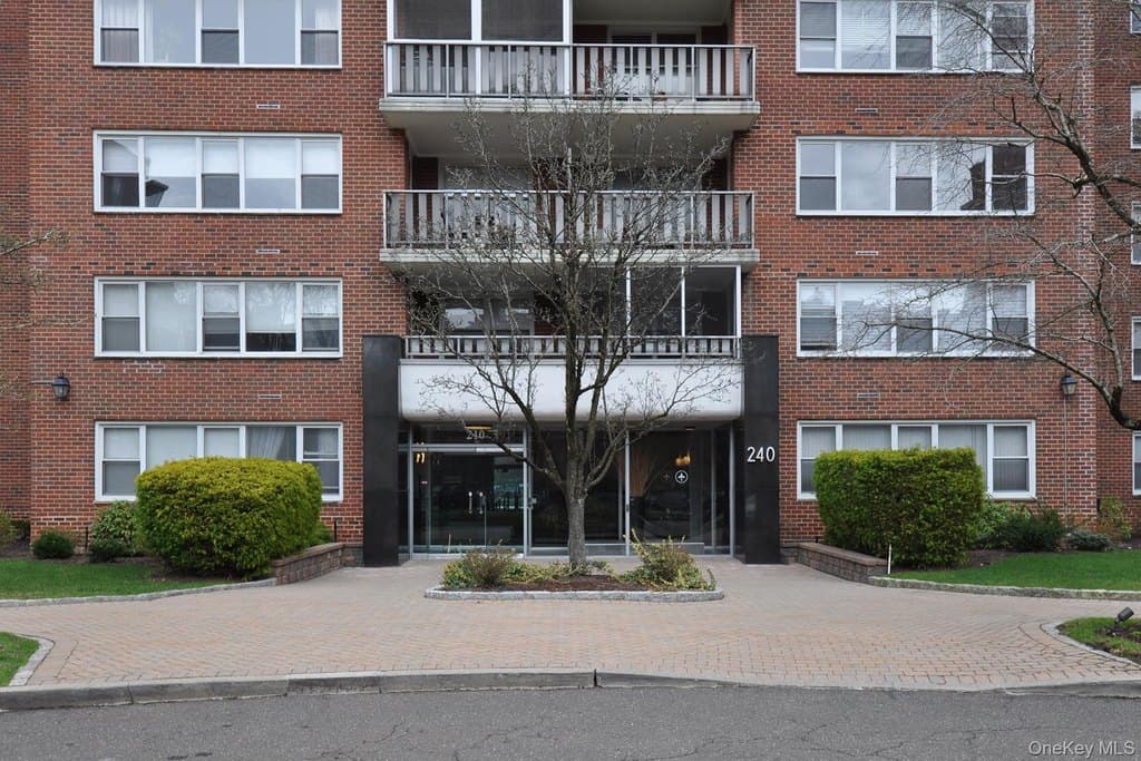 240 Garth Rd Unit 6B2, Scarsdale