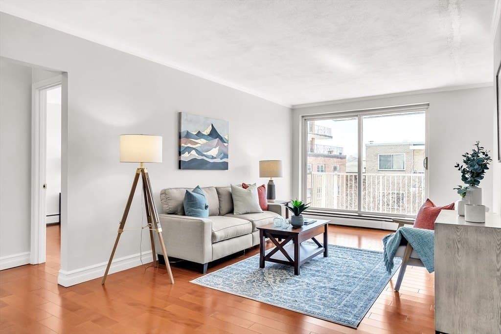 123 Sewall Ave Apt 3A, Brookline