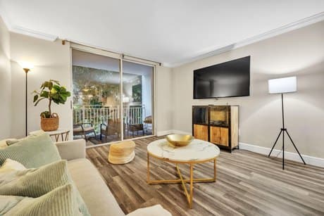 777 NE 62nd St Apt C512