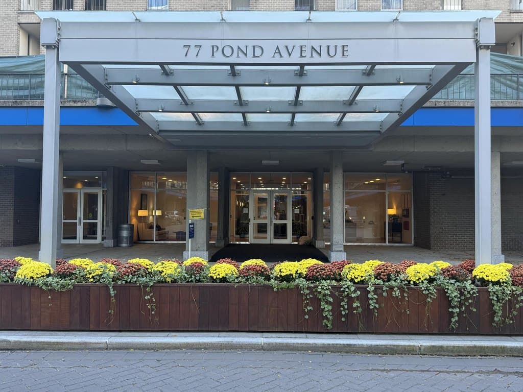 77 Pond Ave Apt 1103, Brookline