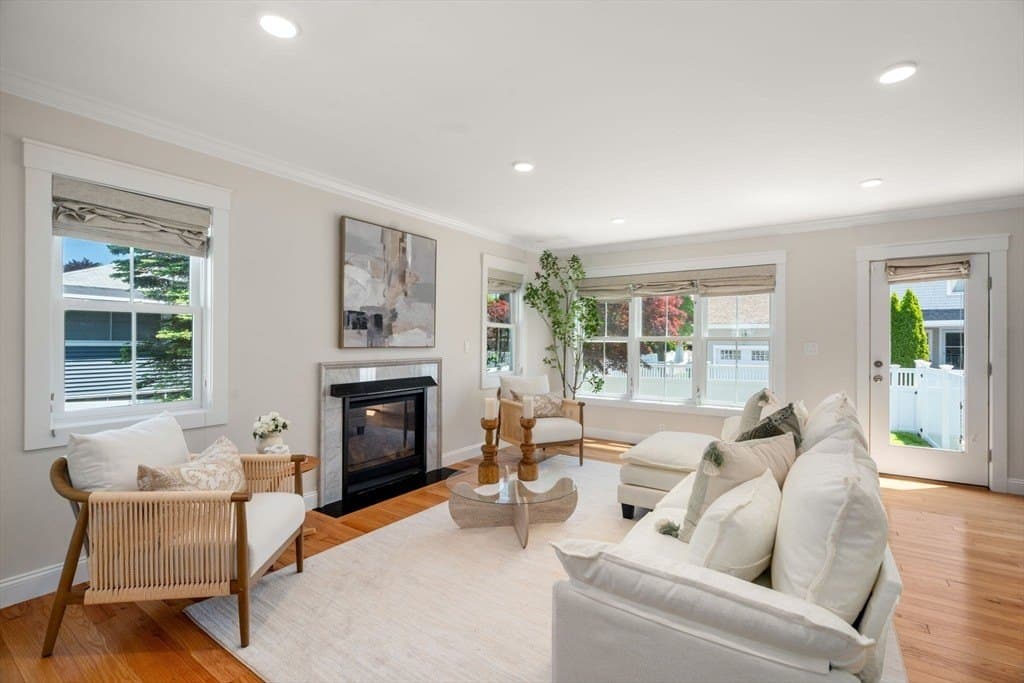 17 Vernon St Unit 17, Newton