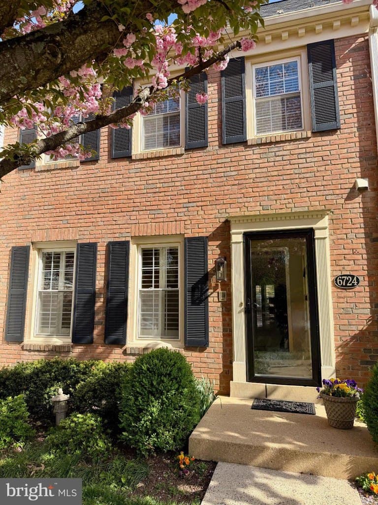 6724 Melrose Dr, McLean