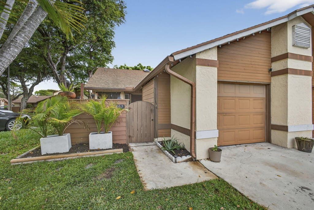 3807 Collinwood Ln, West Palm Beach