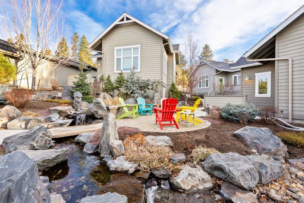 1913 NW Monterey Mews Unit 8, Bend