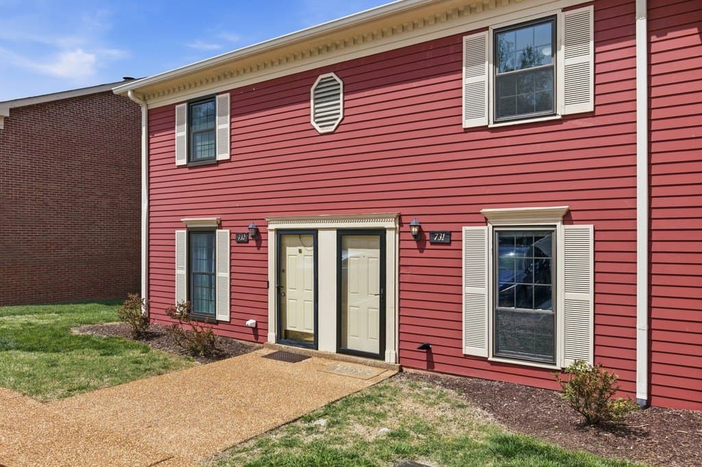 731 Fox Ridge Dr, Brentwood