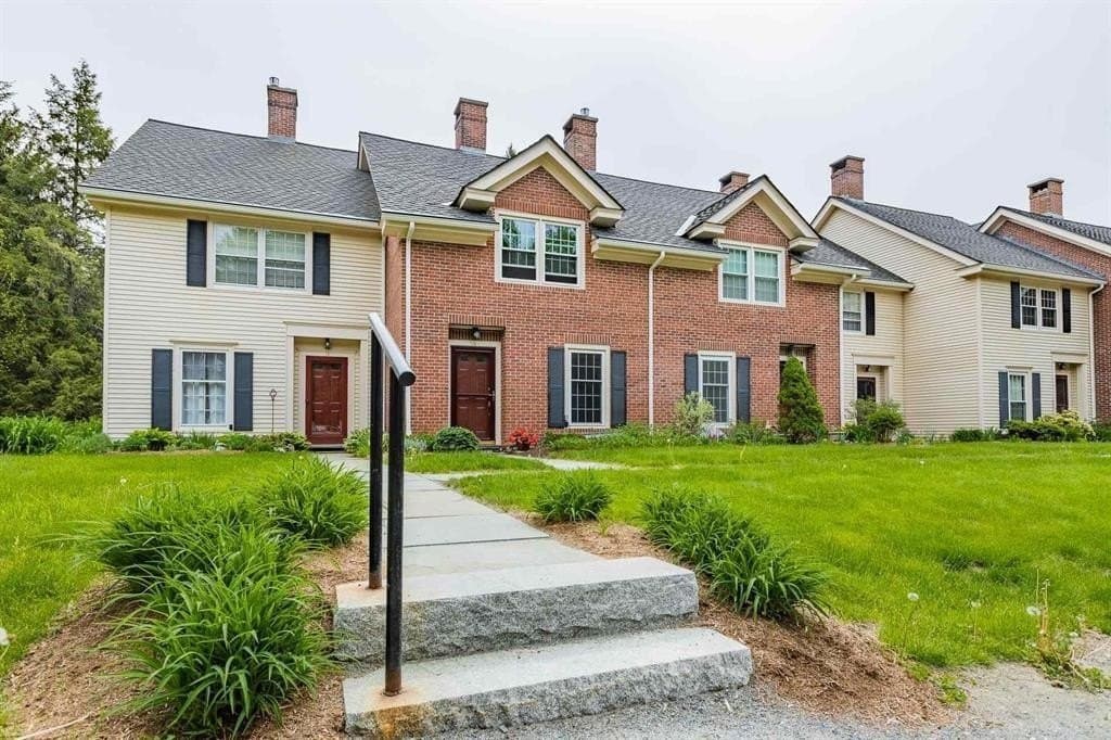 85 Townhouse Way Apt 14, Woodstock