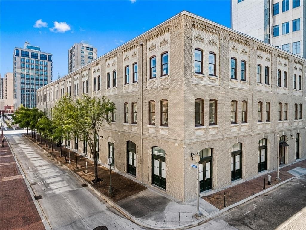 700 Commerce St Apt 212, New Orleans