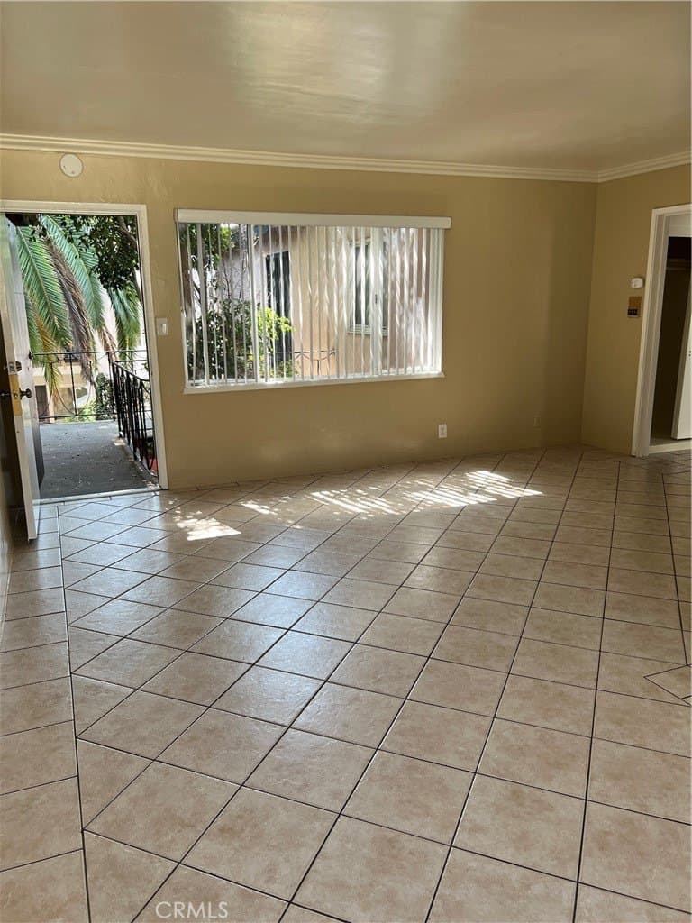 1250 E 4th St Apt 8, Long Beach