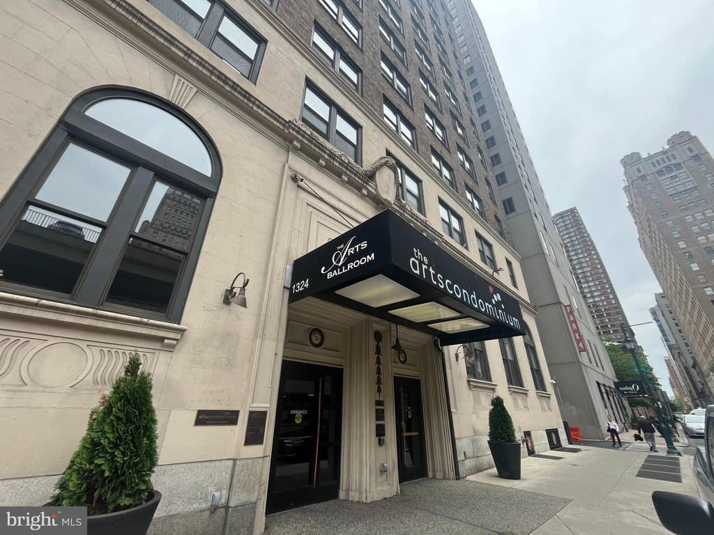 1324 Locust St Apt 501, Philadelphia