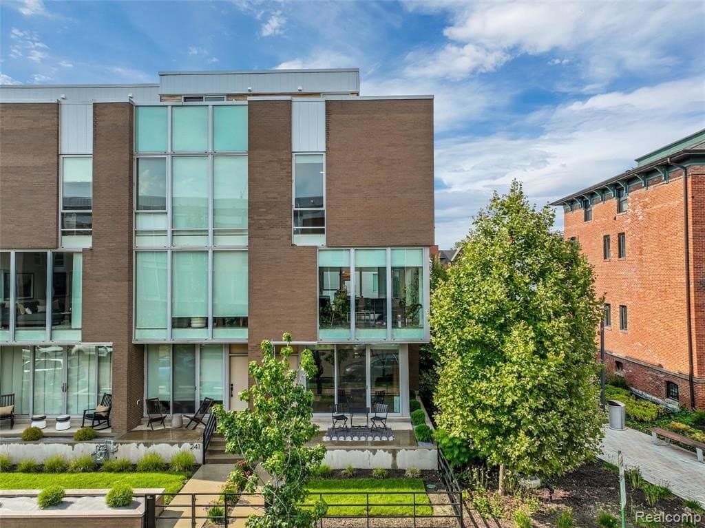 245 Alfred St, Detroit