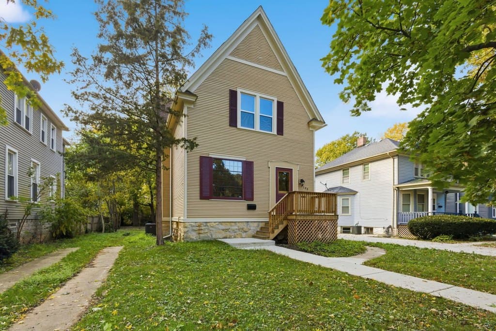 9748 S Vanderpoel Ave